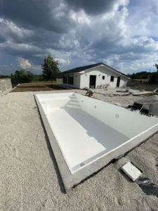 Bazen od betonskog bloka 8x4 Bor 1