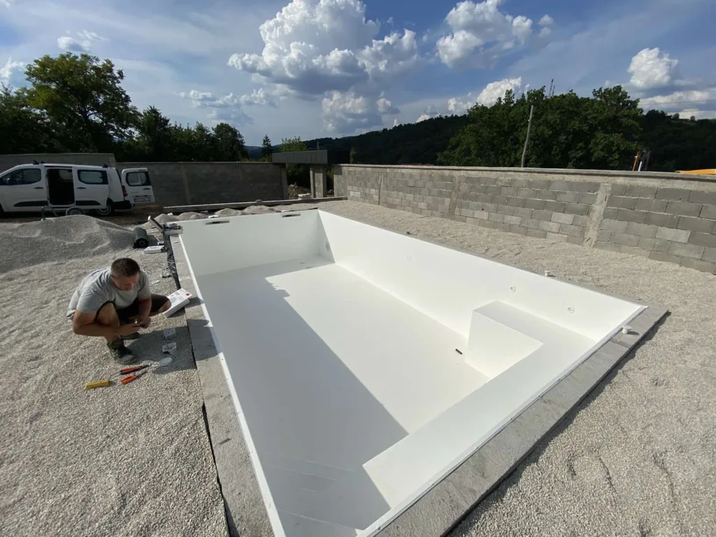 Bazen od betonskog bloka 8x4 Bor 1